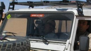 Descrizione: Descrizione: Descrizione: Descrizione: Descrizione: Descrizione: http://www.africaland.it/accessori/adesivi_istr_fissaggio3.jpg